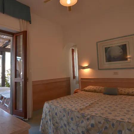 Aurora Hotel 3*