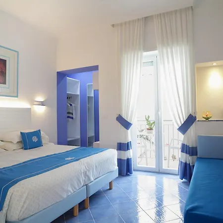 Hotel Aurora 3*