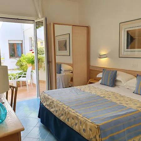 Aurora 3* Sperlonga