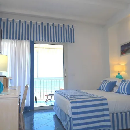 Hotel Aurora 3*