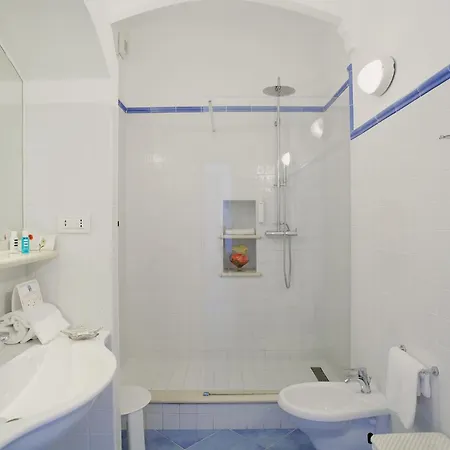 Aurora Hotel 3*