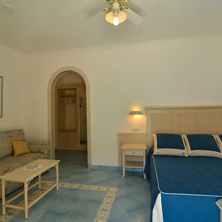 Hotel Aurora 3*