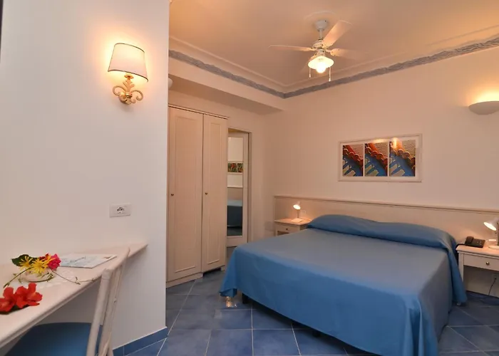 Aurora 3* Sperlonga