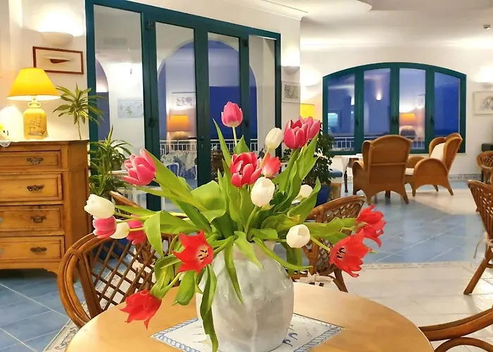 Aurora Hotel